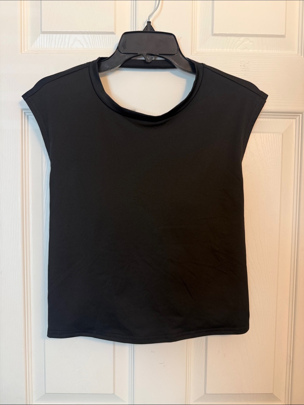 SHEIN Black Cap Sleeve & Backless Crewneck Tank Top